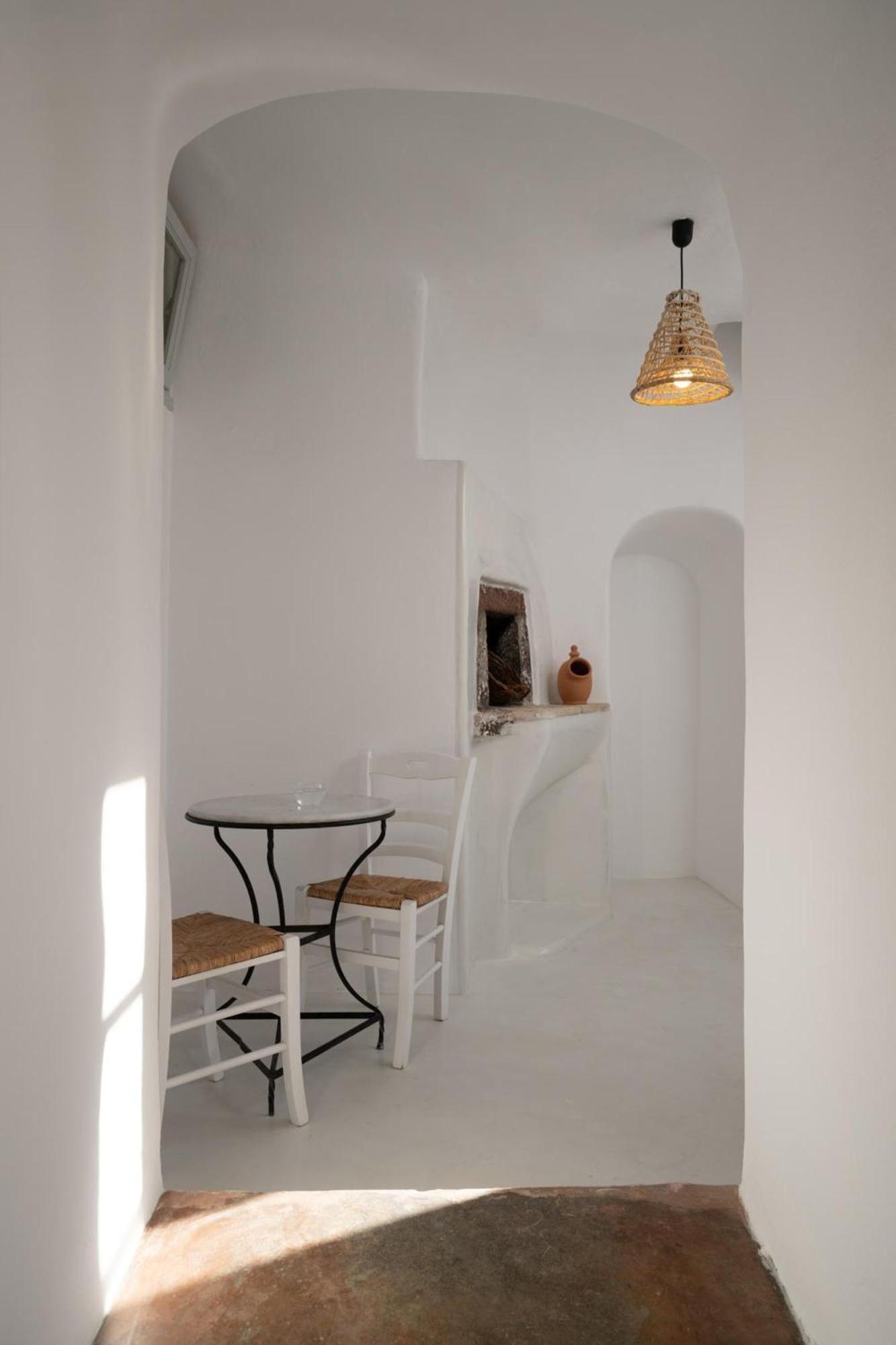 Madame Kalitsi Cozy Suites ฟิรา ภายนอก รูปภาพ