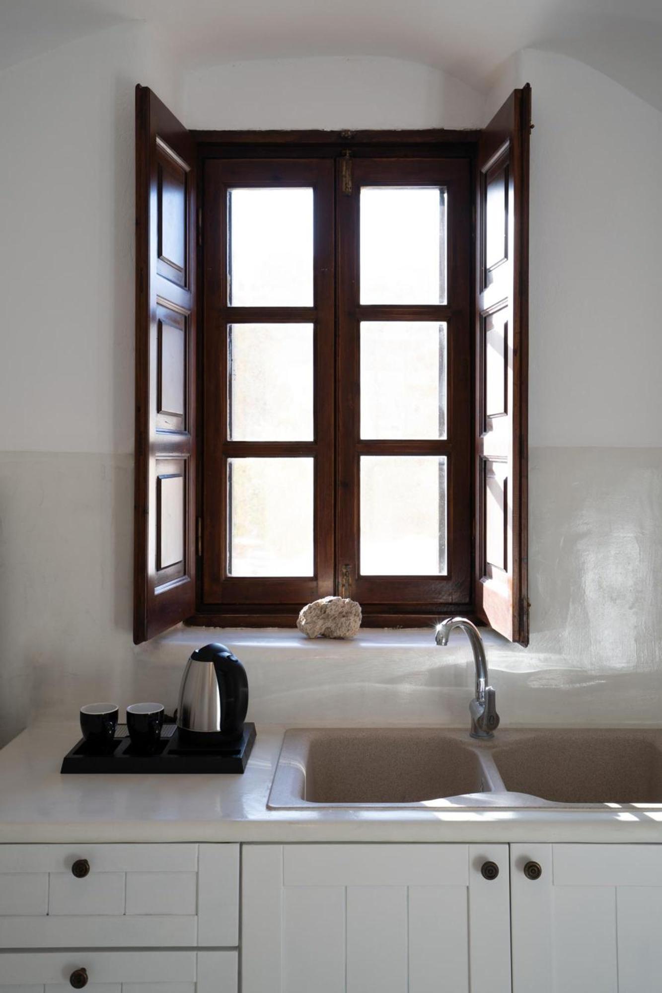 Madame Kalitsi Cozy Suites ฟิรา ภายนอก รูปภาพ