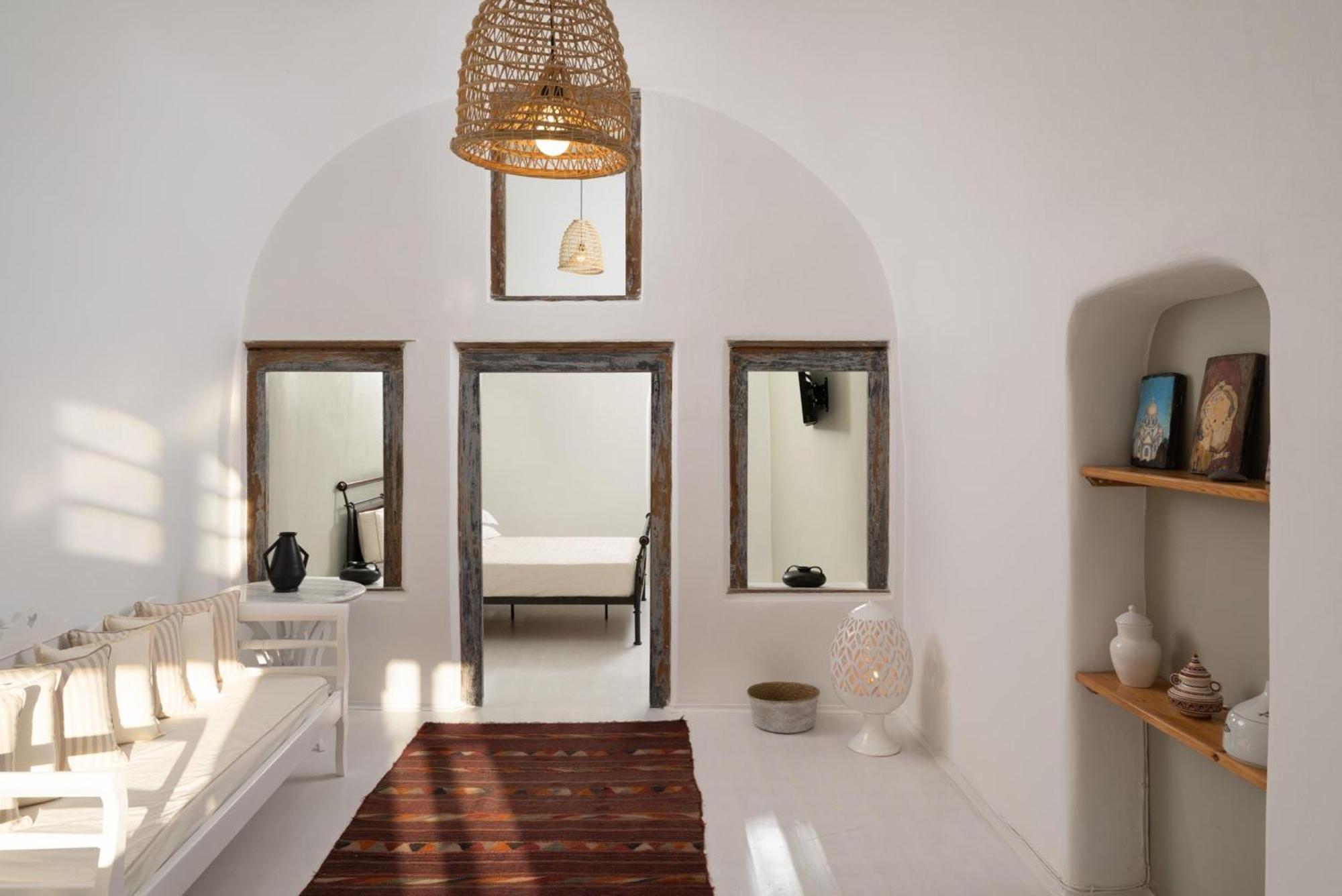 Madame Kalitsi Cozy Suites ฟิรา ภายนอก รูปภาพ