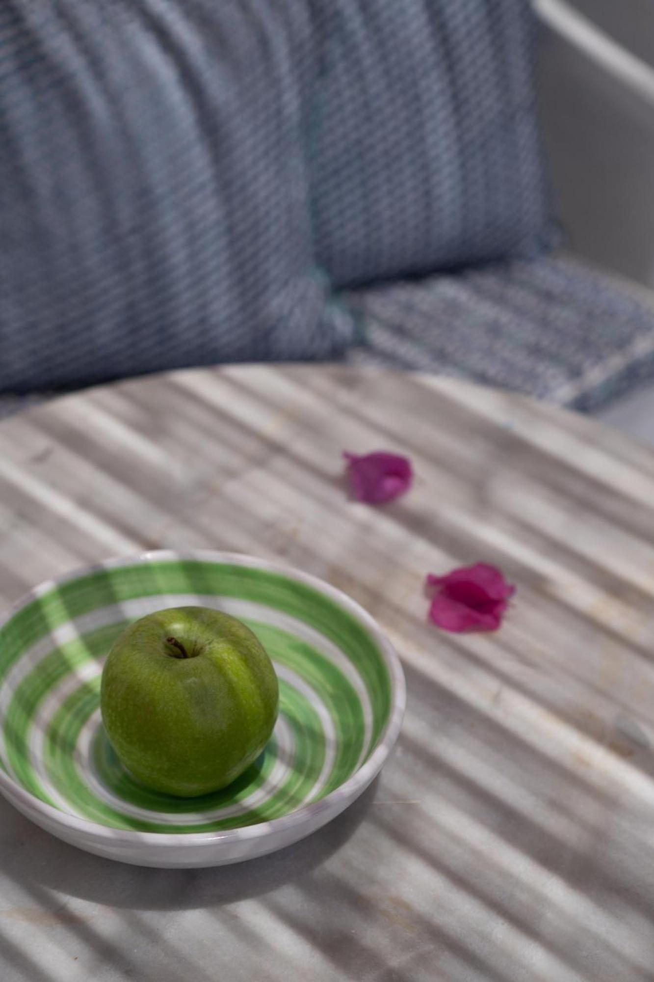 Madame Kalitsi Cozy Suites ฟิรา ภายนอก รูปภาพ