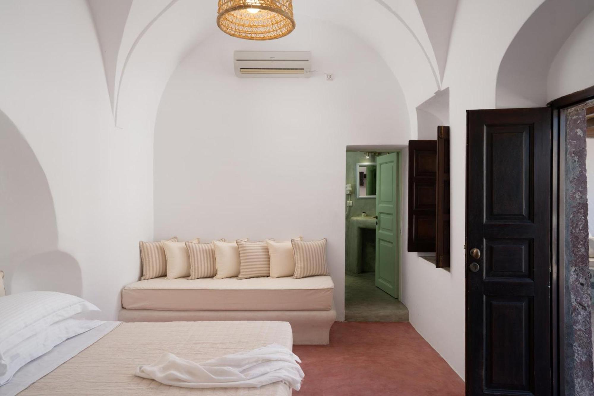Madame Kalitsi Cozy Suites ฟิรา ภายนอก รูปภาพ