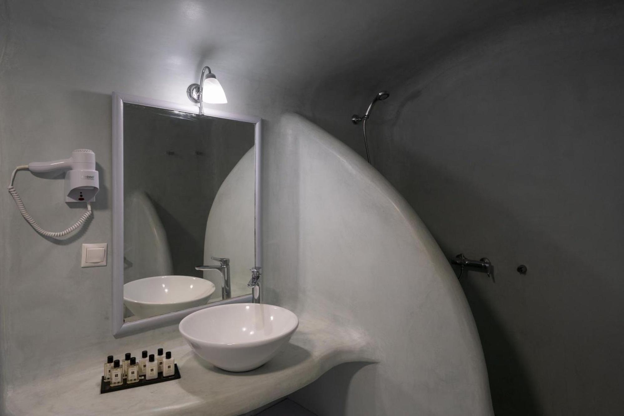 Madame Kalitsi Cozy Suites ฟิรา ภายนอก รูปภาพ